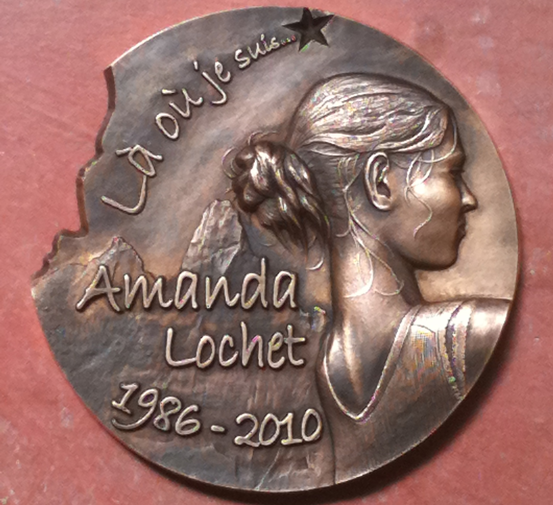 Médaillon hommage pour Amanda Lochet
